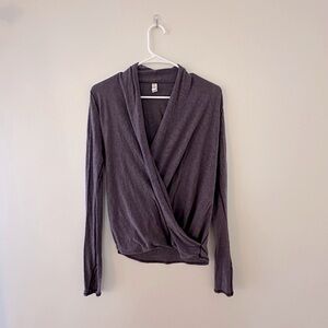 Lululemon Long Sleeve Wrap Shirt Size 2